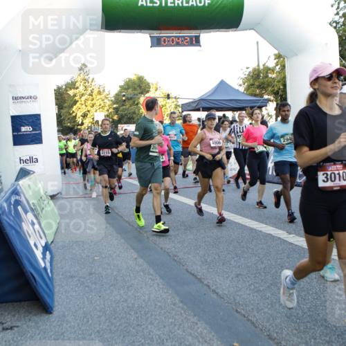 01.09.2024 - BARMER Alsterlauf Kathrin Stürmer Photography http://msf.ph/oto/6976739 01.09.2024 09:13:28 Ziel  meine-sportfotos.de