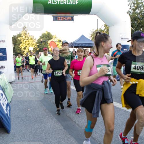 01.09.2024 - BARMER Alsterlauf Kathrin Stürmer Photography http://msf.ph/oto/6976743 01.09.2024 09:13:32 Ziel  meine-sportfotos.de
