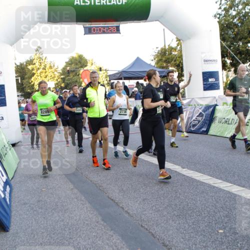 01.09.2024 - BARMER Alsterlauf Kathrin Stürmer Photography http://msf.ph/oto/6976756 01.09.2024 09:13:36 Ziel  meine-sportfotos.de