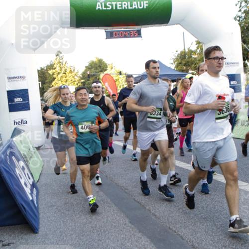 01.09.2024 - BARMER Alsterlauf Kathrin Stürmer Photography http://msf.ph/oto/6976784 01.09.2024 09:13:42 Ziel  meine-sportfotos.de