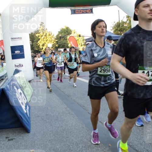 01.09.2024 - BARMER Alsterlauf Kathrin Stürmer Photography http://msf.ph/oto/6976792 01.09.2024 09:13:47 Ziel  meine-sportfotos.de