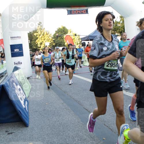 01.09.2024 - BARMER Alsterlauf Kathrin Stürmer Photography http://msf.ph/oto/6976793 01.09.2024 09:13:47 Ziel  meine-sportfotos.de