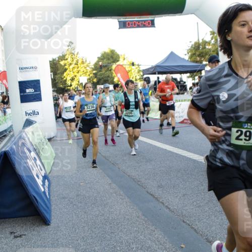 01.09.2024 - BARMER Alsterlauf Kathrin Stürmer Photography http://msf.ph/oto/6976795 01.09.2024 09:13:47 Ziel  meine-sportfotos.de