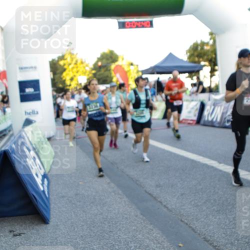 01.09.2024 - BARMER Alsterlauf Kathrin Stürmer Photography http://msf.ph/oto/6976797 01.09.2024 09:13:48 Ziel  meine-sportfotos.de