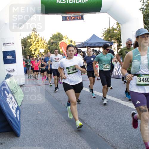 01.09.2024 - BARMER Alsterlauf Kathrin Stürmer Photography http://msf.ph/oto/6976801 01.09.2024 09:13:50 Ziel  meine-sportfotos.de