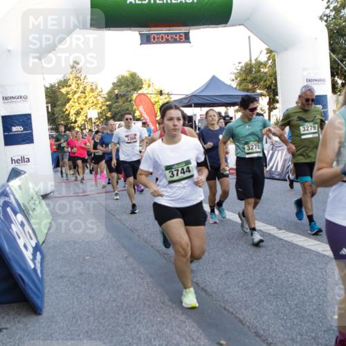 01.09.2024 - BARMER Alsterlauf Kathrin Stürmer Photography http://msf.ph/oto/6976802 01.09.2024 09:13:50 Ziel  meine-sportfotos.de