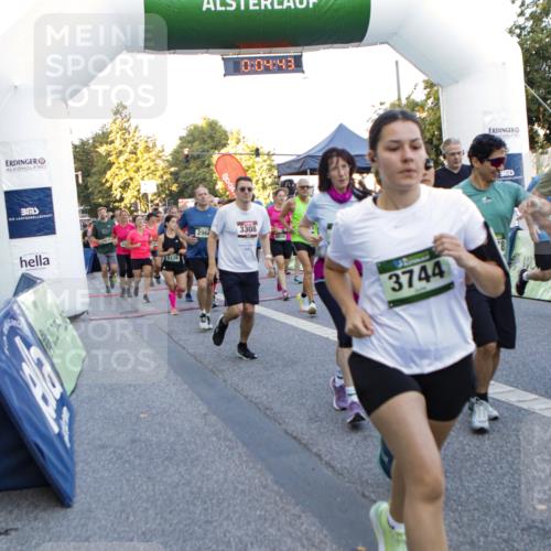 01.09.2024 - BARMER Alsterlauf Kathrin Stürmer Photography http://msf.ph/oto/6976806 01.09.2024 09:13:51 Ziel  meine-sportfotos.de