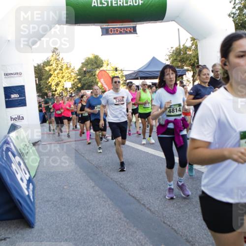01.09.2024 - BARMER Alsterlauf Kathrin Stürmer Photography http://msf.ph/oto/6976808 01.09.2024 09:13:51 Ziel  meine-sportfotos.de