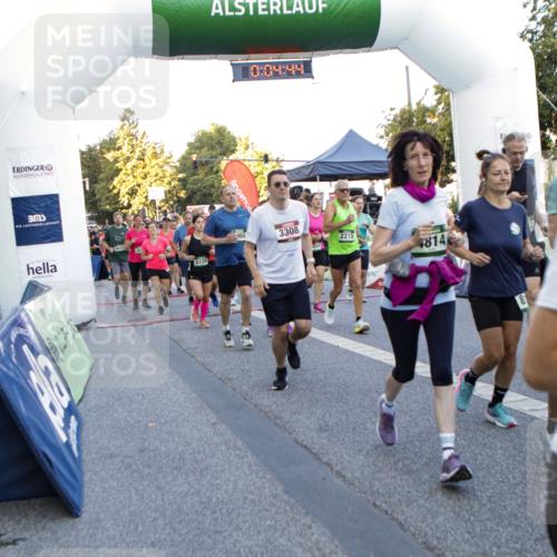 01.09.2024 - BARMER Alsterlauf Kathrin Stürmer Photography http://msf.ph/oto/6976809 01.09.2024 09:13:51 Ziel  meine-sportfotos.de