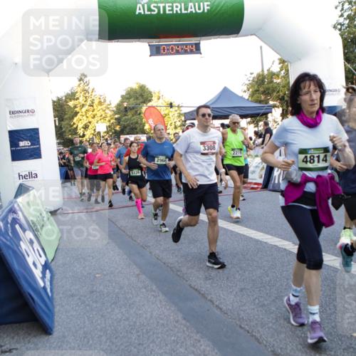 01.09.2024 - BARMER Alsterlauf Kathrin Stürmer Photography http://msf.ph/oto/6976811 01.09.2024 09:13:51 Ziel  meine-sportfotos.de