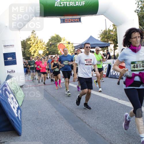 01.09.2024 - BARMER Alsterlauf Kathrin Stürmer Photography http://msf.ph/oto/6976812 01.09.2024 09:13:51 Ziel  meine-sportfotos.de