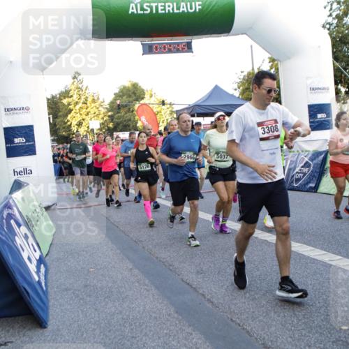 01.09.2024 - BARMER Alsterlauf Kathrin Stürmer Photography http://msf.ph/oto/6976816 01.09.2024 09:13:52 Ziel  meine-sportfotos.de