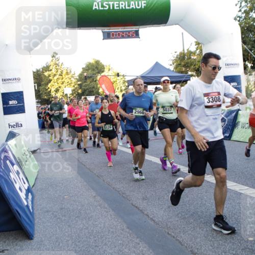 01.09.2024 - BARMER Alsterlauf Kathrin Stürmer Photography http://msf.ph/oto/6976817 01.09.2024 09:13:52 Ziel  meine-sportfotos.de
