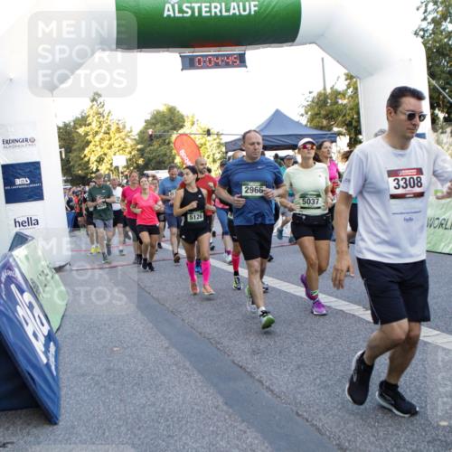 01.09.2024 - BARMER Alsterlauf Kathrin Stürmer Photography http://msf.ph/oto/6976818 01.09.2024 09:13:52 Ziel  meine-sportfotos.de