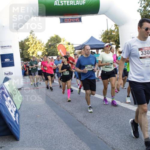 01.09.2024 - BARMER Alsterlauf Kathrin Stürmer Photography http://msf.ph/oto/6976819 01.09.2024 09:13:52 Ziel  meine-sportfotos.de