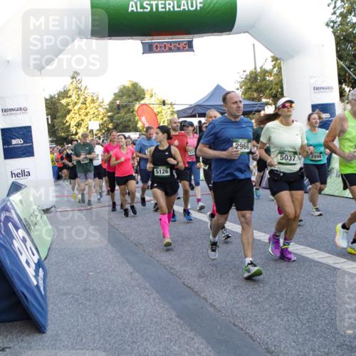01.09.2024 - BARMER Alsterlauf Kathrin Stürmer Photography http://msf.ph/oto/6976821 01.09.2024 09:13:53 Ziel  meine-sportfotos.de