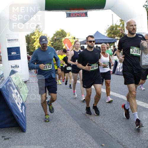01.09.2024 - BARMER Alsterlauf Kathrin Stürmer Photography http://msf.ph/oto/6976876 01.09.2024 09:14:03 Ziel  meine-sportfotos.de