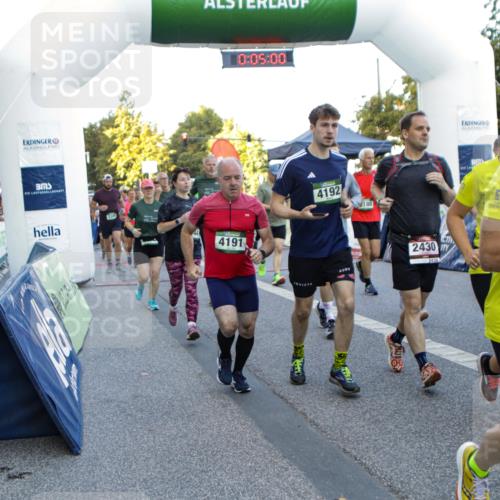 01.09.2024 - BARMER Alsterlauf Kathrin Stürmer Photography http://msf.ph/oto/6976890 01.09.2024 09:14:07 Ziel  meine-sportfotos.de