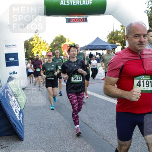 01.09.2024 - BARMER Alsterlauf Kathrin Stürmer Photography http://msf.ph/oto/6976898 01.09.2024 09:14:08 Ziel  meine-sportfotos.de