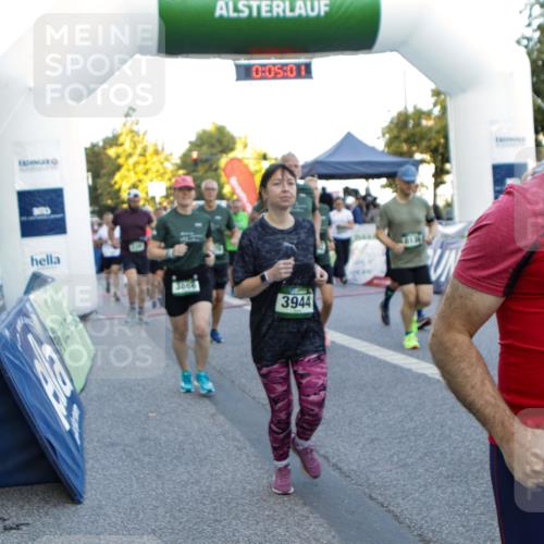 01.09.2024 - BARMER Alsterlauf Kathrin Stürmer Photography http://msf.ph/oto/6976899 01.09.2024 09:14:08 Ziel  meine-sportfotos.de