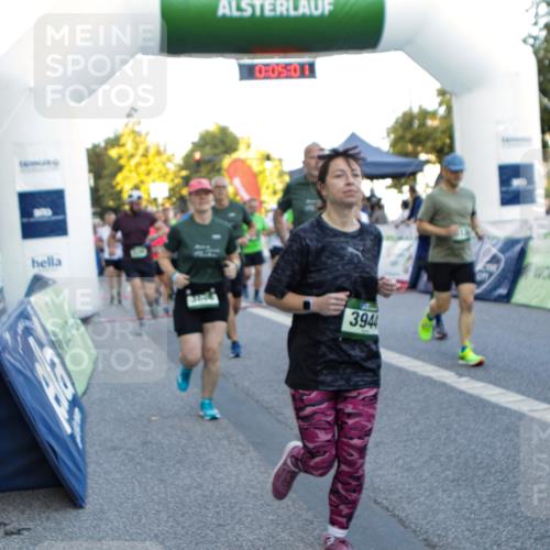 01.09.2024 - BARMER Alsterlauf Kathrin Stürmer Photography http://msf.ph/oto/6976901 01.09.2024 09:14:08 Ziel  meine-sportfotos.de