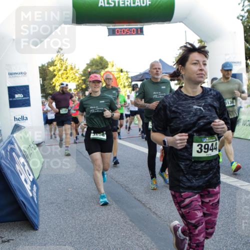 01.09.2024 - BARMER Alsterlauf Kathrin Stürmer Photography http://msf.ph/oto/6976903 01.09.2024 09:14:09 Ziel  meine-sportfotos.de