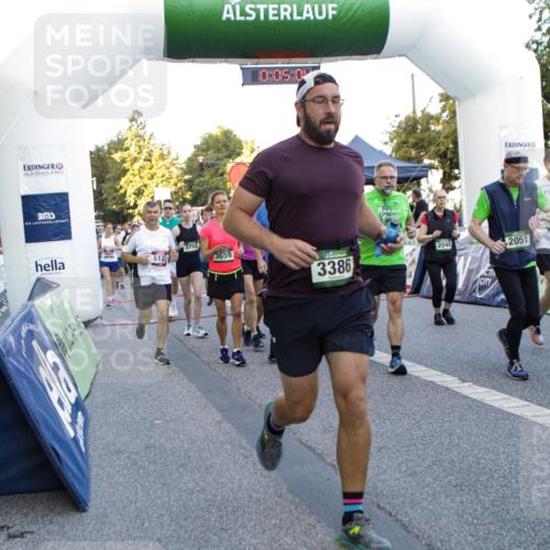 01.09.2024 - BARMER Alsterlauf Kathrin Stürmer Photography http://msf.ph/oto/6976911 01.09.2024 09:14:11 Ziel  meine-sportfotos.de