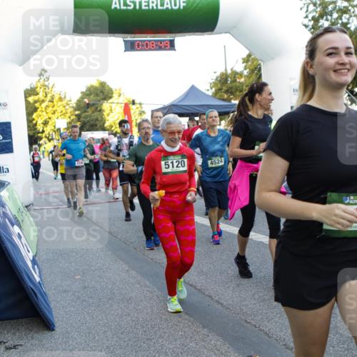 01.09.2024 - BARMER Alsterlauf Kathrin Stürmer Photography http://msf.ph/oto/6976952 01.09.2024 09:08:47 Ziel  meine-sportfotos.de