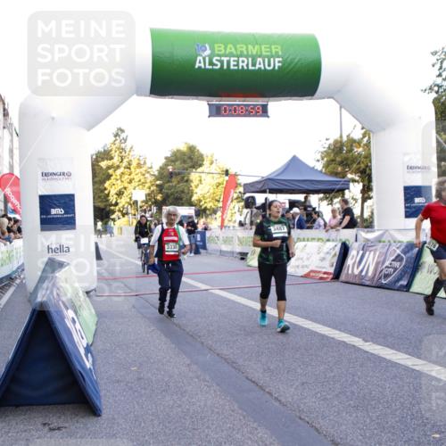 01.09.2024 - BARMER Alsterlauf Kathrin Stürmer Photography http://msf.ph/oto/6976976 01.09.2024 09:08:57 Ziel  meine-sportfotos.de