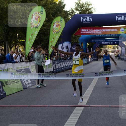 01.09.2024 - BARMER Alsterlauf Kathrin Stürmer Photography http://msf.ph/oto/6976984 01.09.2024 09:28:54 Ziel 3, 7 meine-sportfotos.de