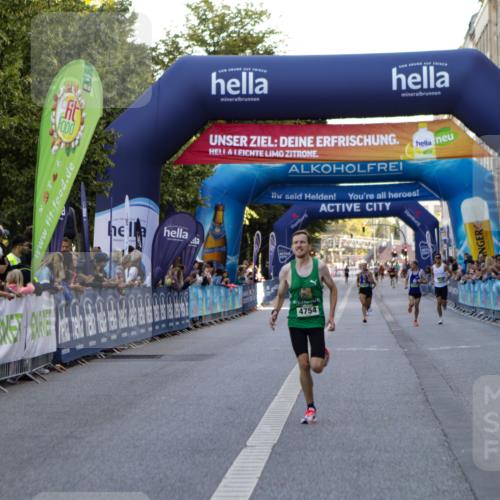01.09.2024 - BARMER Alsterlauf Kathrin Stürmer Photography http://msf.ph/oto/6977105 01.09.2024 09:37:01 Ziel 36, 4754, 4885, 5269, 5270 meine-sportfotos.de