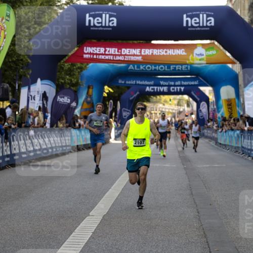 01.09.2024 - BARMER Alsterlauf Kathrin Stürmer Photography http://msf.ph/oto/6977266 01.09.2024 09:41:19 Ziel 2107, 3400, 3802, 3881, 4136, 4615 meine-sportfotos.de