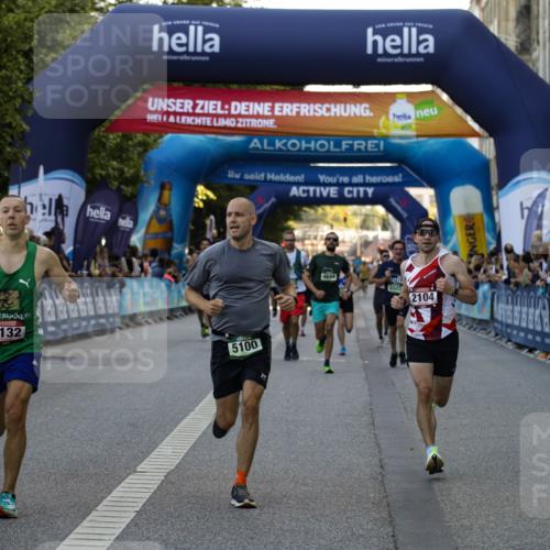 01.09.2024 - BARMER Alsterlauf Kathrin Stürmer Photography http://msf.ph/oto/6977513 01.09.2024 09:45:02 Ziel 2104, 2708, 3132, 3215, 3290, 3503, 3597, 3756, 4328, 4644, 5089, 5100, 5247, 5279 meine-sportfotos.de