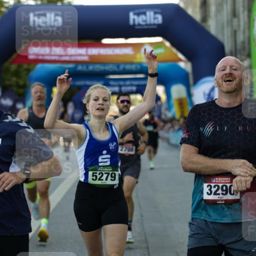 01.09.2024 - BARMER Alsterlauf Kathrin Stürmer Photography http://msf.ph/oto/6977533 01.09.2024 09:45:09 Ziel 2708, 3215, 3290, 3503, 3520, 3545, 3597, 3756, 4143, 4328, 4368, 4493, 4644, 5089, 5151, 5247, 5279, 8099 meine-sportfotos.de