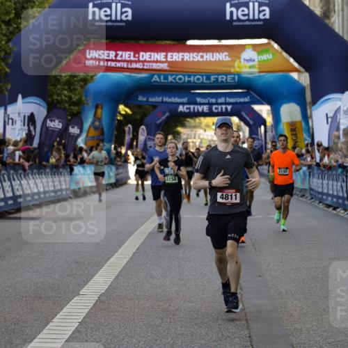 01.09.2024 - BARMER Alsterlauf Kathrin Stürmer Photography http://msf.ph/oto/6977557 01.09.2024 09:46:23 Ziel 2279, 2469, 2810, 3150, 3193, 3411, 3715, 4118, 4400, 4671, 4811, 4948, 4968, 5080, 5173, 8091, 8168, 8372, 8384 meine-sportfotos.de