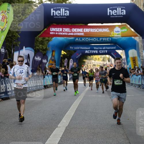 01.09.2024 - BARMER Alsterlauf Kathrin Stürmer Photography http://msf.ph/oto/6977612 01.09.2024 09:47:05 Ziel 2074, 2324, 2440, 2882, 3073, 3087, 3459, 3939, 4201, 4284, 4617, 4877 meine-sportfotos.de