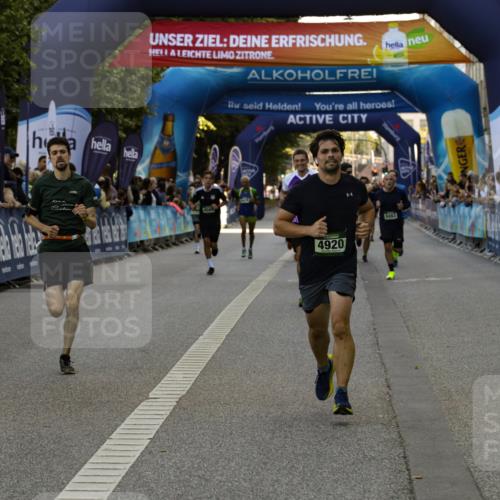 01.09.2024 - BARMER Alsterlauf Kathrin Stürmer Photography http://msf.ph/oto/6977680 01.09.2024 09:48:29 Ziel 2623, 2773, 2879, 2986, 3462, 4356, 4438, 4560, 4709, 4812, 4874, 4920, 5083, 5088, 5161, 5175 meine-sportfotos.de