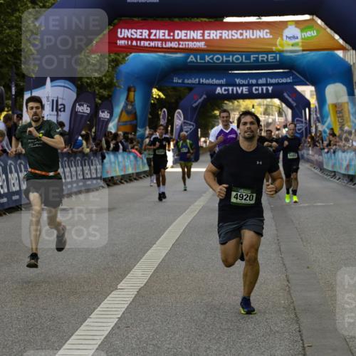 01.09.2024 - BARMER Alsterlauf Kathrin Stürmer Photography http://msf.ph/oto/6977681 01.09.2024 09:48:29 Ziel 2623, 2773, 2879, 2986, 3462, 4356, 4438, 4560, 4709, 4812, 4874, 4920, 5083, 5088, 5161, 5175 meine-sportfotos.de