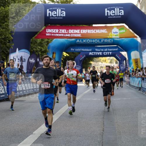 01.09.2024 - BARMER Alsterlauf Kathrin Stürmer Photography http://msf.ph/oto/6977712 01.09.2024 09:49:57 Ziel 2216, 2364, 2564, 2578, 2814, 2904, 4233, 4272, 4355, 4710, 4757, 4761, 5189, 5305, 8207 meine-sportfotos.de