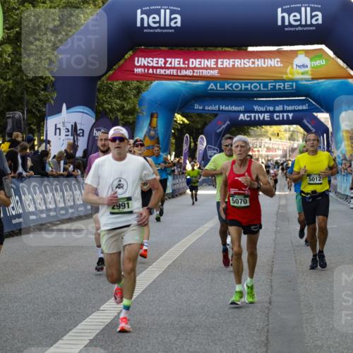 01.09.2024 - BARMER Alsterlauf Kathrin Stürmer Photography http://msf.ph/oto/6977723 01.09.2024 09:50:12 Ziel 2364, 2602, 2700, 2991, 3031, 3647, 4059, 4371, 4380, 4546, 4565, 4589, 4862, 5012, 5070, 5133, 5228, 5291, 8154, 8207, 8265 meine-sportfotos.de