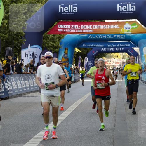 01.09.2024 - BARMER Alsterlauf Kathrin Stürmer Photography http://msf.ph/oto/6977724 01.09.2024 09:50:12 Ziel 2364, 2602, 2700, 2991, 3031, 3647, 4059, 4371, 4380, 4546, 4565, 4589, 4862, 5012, 5070, 5133, 5228, 5291, 8154, 8207, 8265 meine-sportfotos.de