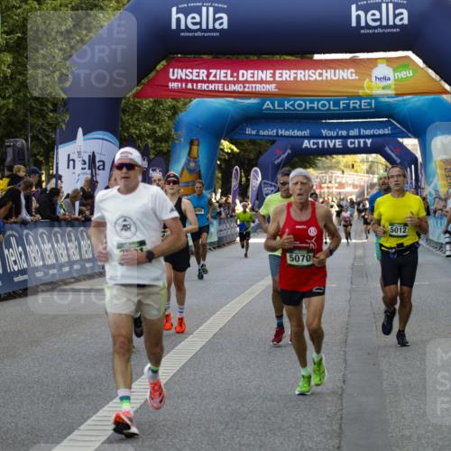 01.09.2024 - BARMER Alsterlauf Kathrin Stürmer Photography http://msf.ph/oto/6977725 01.09.2024 09:50:12 Ziel 2364, 2602, 2700, 2991, 3031, 3647, 4059, 4371, 4380, 4546, 4565, 4589, 4862, 5012, 5070, 5133, 5228, 5291, 8154, 8207, 8265 meine-sportfotos.de