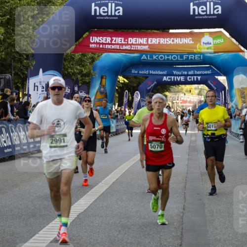 01.09.2024 - BARMER Alsterlauf Kathrin Stürmer Photography http://msf.ph/oto/6977727 01.09.2024 09:50:12 Ziel 2364, 2602, 2700, 2991, 3031, 3647, 4059, 4371, 4380, 4546, 4565, 4589, 4862, 5012, 5070, 5133, 5228, 5291, 8154, 8207, 8265 meine-sportfotos.de