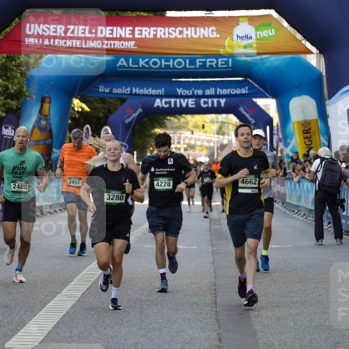 01.09.2024 - BARMER Alsterlauf Kathrin Stürmer Photography http://msf.ph/oto/6977747 01.09.2024 09:50:37 Ziel 2189, 2411, 2480, 2538, 2957, 3280, 3813, 3890, 4002, 4095, 4183, 4228, 4289, 4306, 4321, 4467, 4662, 5250, 5295, 8115 meine-sportfotos.de