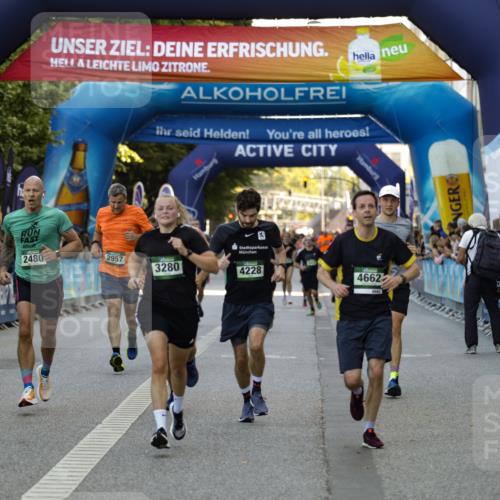 01.09.2024 - BARMER Alsterlauf Kathrin Stürmer Photography http://msf.ph/oto/6977748 01.09.2024 09:50:37 Ziel 2189, 2411, 2480, 2538, 2957, 3280, 3813, 3890, 4002, 4095, 4183, 4228, 4289, 4306, 4321, 4467, 4662, 5250, 5295, 8115 meine-sportfotos.de