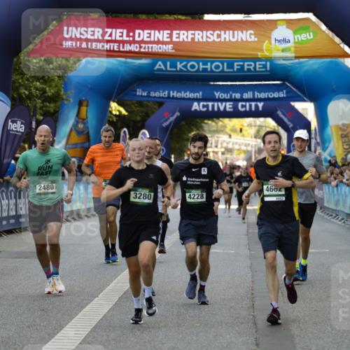 01.09.2024 - BARMER Alsterlauf Kathrin Stürmer Photography http://msf.ph/oto/6977750 01.09.2024 09:50:38 Ziel 2189, 2480, 2538, 2957, 3280, 3813, 3890, 4002, 4095, 4183, 4228, 4289, 4306, 4321, 4467, 4662, 4916, 5250, 5295, 8115 meine-sportfotos.de