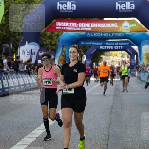 01.09.2024 - BARMER Alsterlauf Kathrin Stürmer Photography http://msf.ph/oto/6977759 01.09.2024 09:51:00 Ziel 2450, 2916, 2994, 3391, 3663, 4100, 4115, 5010, 5181, 5256, 5289, 8295 meine-sportfotos.de