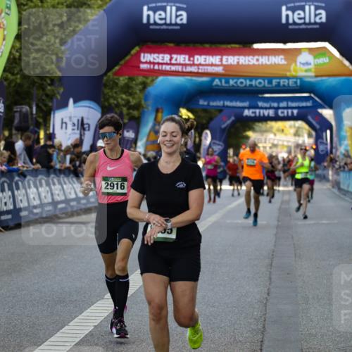 01.09.2024 - BARMER Alsterlauf Kathrin Stürmer Photography http://msf.ph/oto/6977760 01.09.2024 09:51:01 Ziel 2450, 2916, 2994, 3391, 3663, 4100, 4115, 5010, 5181, 5256, 5289, 8295 meine-sportfotos.de