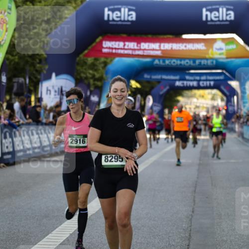 01.09.2024 - BARMER Alsterlauf Kathrin Stürmer Photography http://msf.ph/oto/6977761 01.09.2024 09:51:01 Ziel 2450, 2916, 2994, 3391, 3663, 4100, 4115, 5010, 5181, 5256, 5289, 8295 meine-sportfotos.de