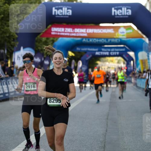 01.09.2024 - BARMER Alsterlauf Kathrin Stürmer Photography http://msf.ph/oto/6977762 01.09.2024 09:51:01 Ziel 2450, 2916, 2994, 3391, 3663, 4100, 4115, 5010, 5181, 5256, 5289, 8295 meine-sportfotos.de